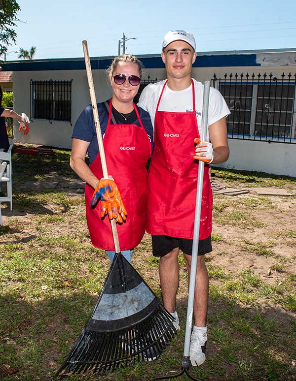 GL Homes volunteers to help clean up home on a Saturday in Delray Beach.