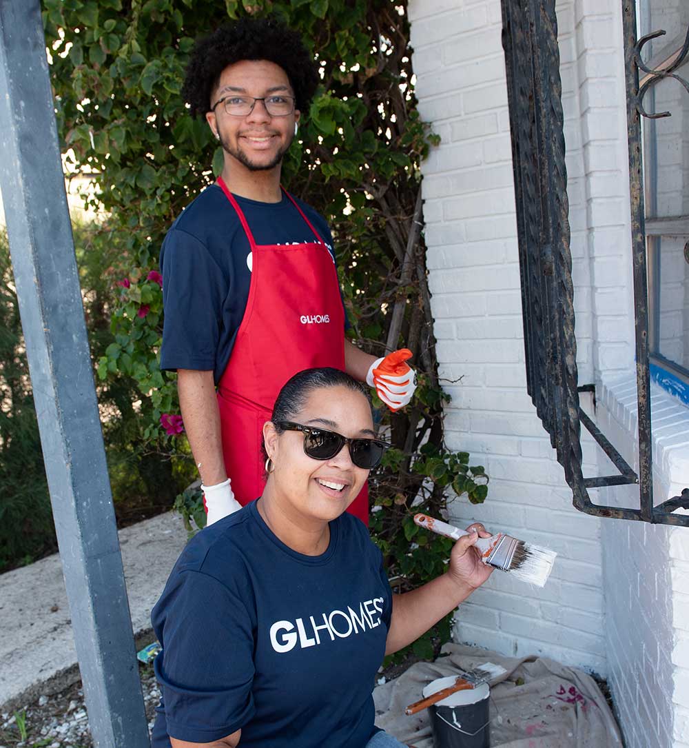 GL Homes volunteers to paint and clean home in Delray Beach.