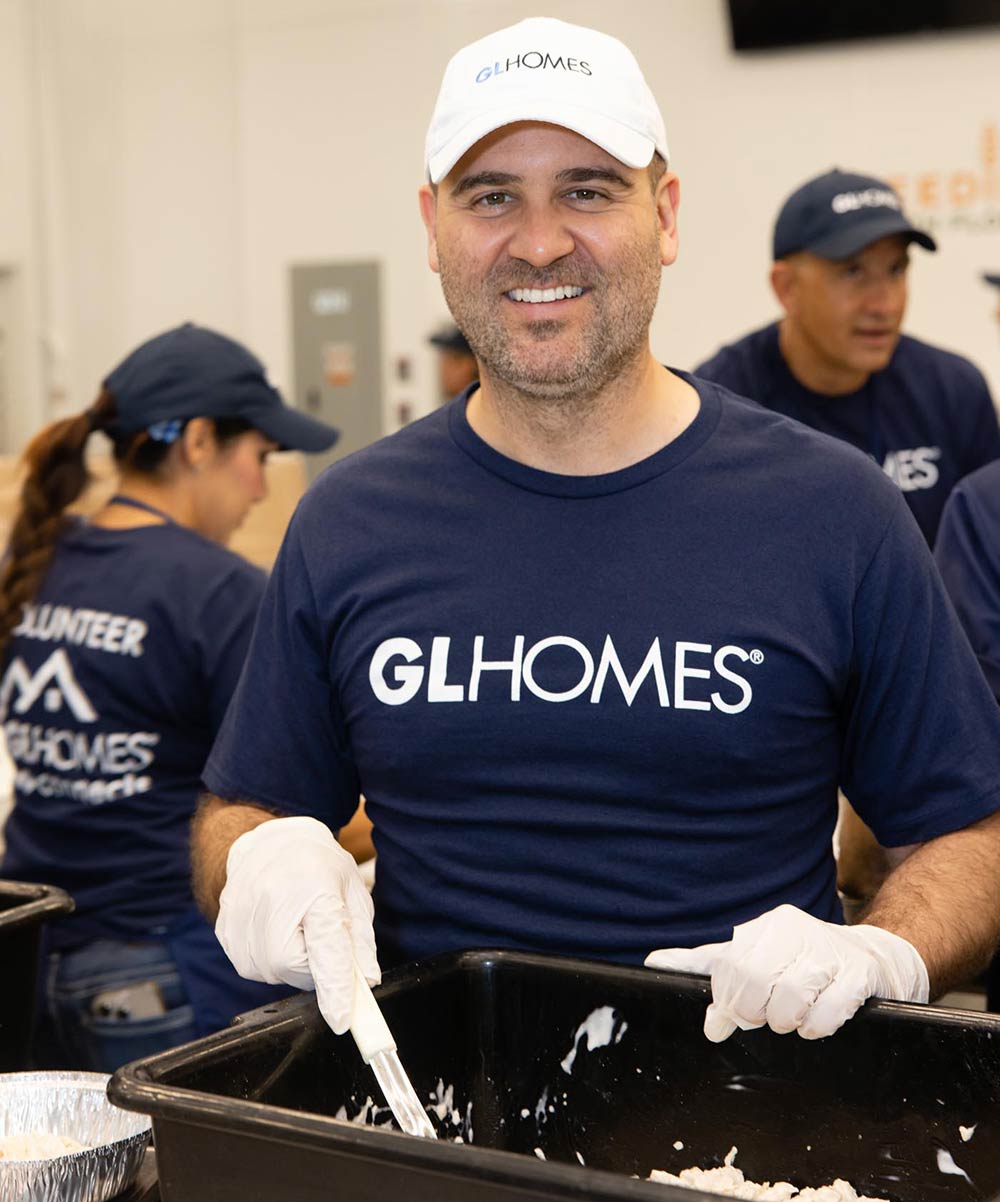 GL Homes volunteers at Feeding South Florida event.